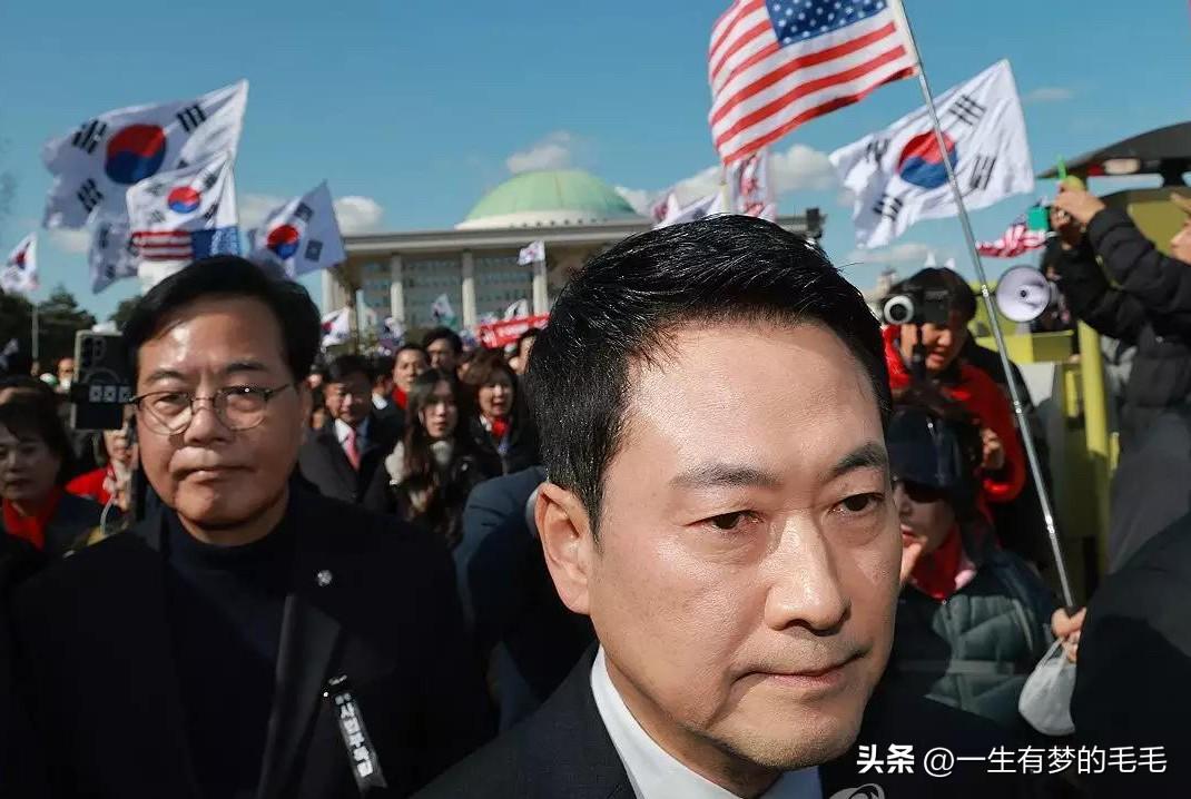 3月3日，韩国最大在野党国民力量党在执政的共同民主党推动的“司法三法”通过四天后