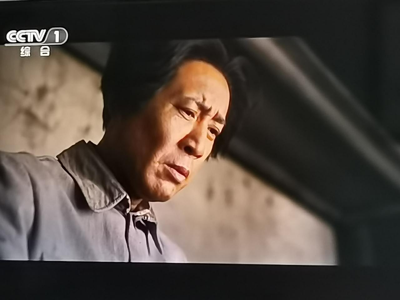 七律·观《伟大的长征》第八集有感
丙午年九月初三观剧
毛公预判湘江险，力谏改道遭