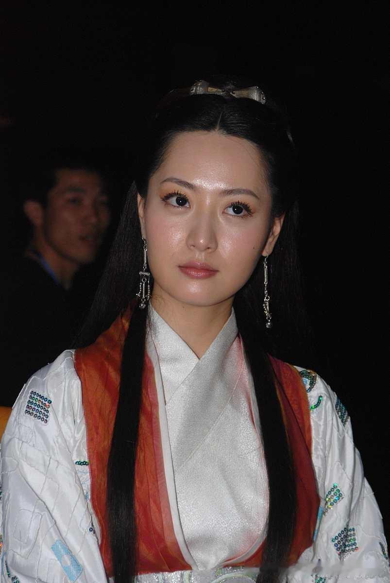 白冰演的玉漱公主超美，和刘亦菲的小龙女一样让人眼前一亮 