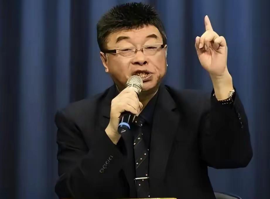 邱毅难得直言认错，坦言自己从前看错了郑丽文。

邱毅以前挺看好郑丽文。他觉得这人