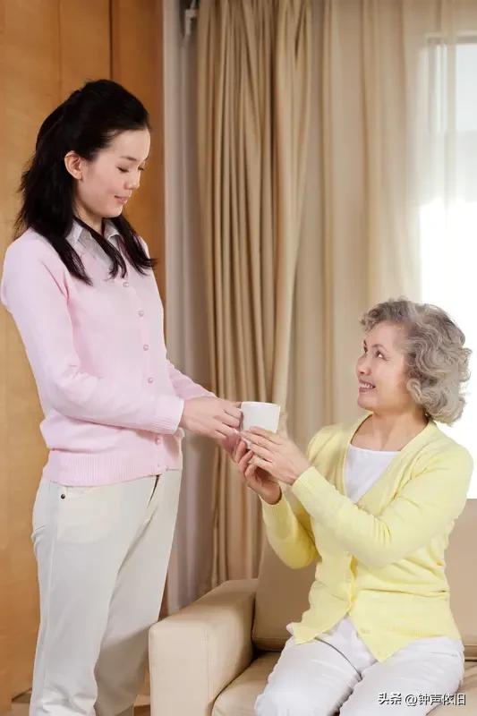 婆媳相处，这几点务必留意
婆媳之间，并非天生就是仇人，只是相处时缺乏分寸。即便关