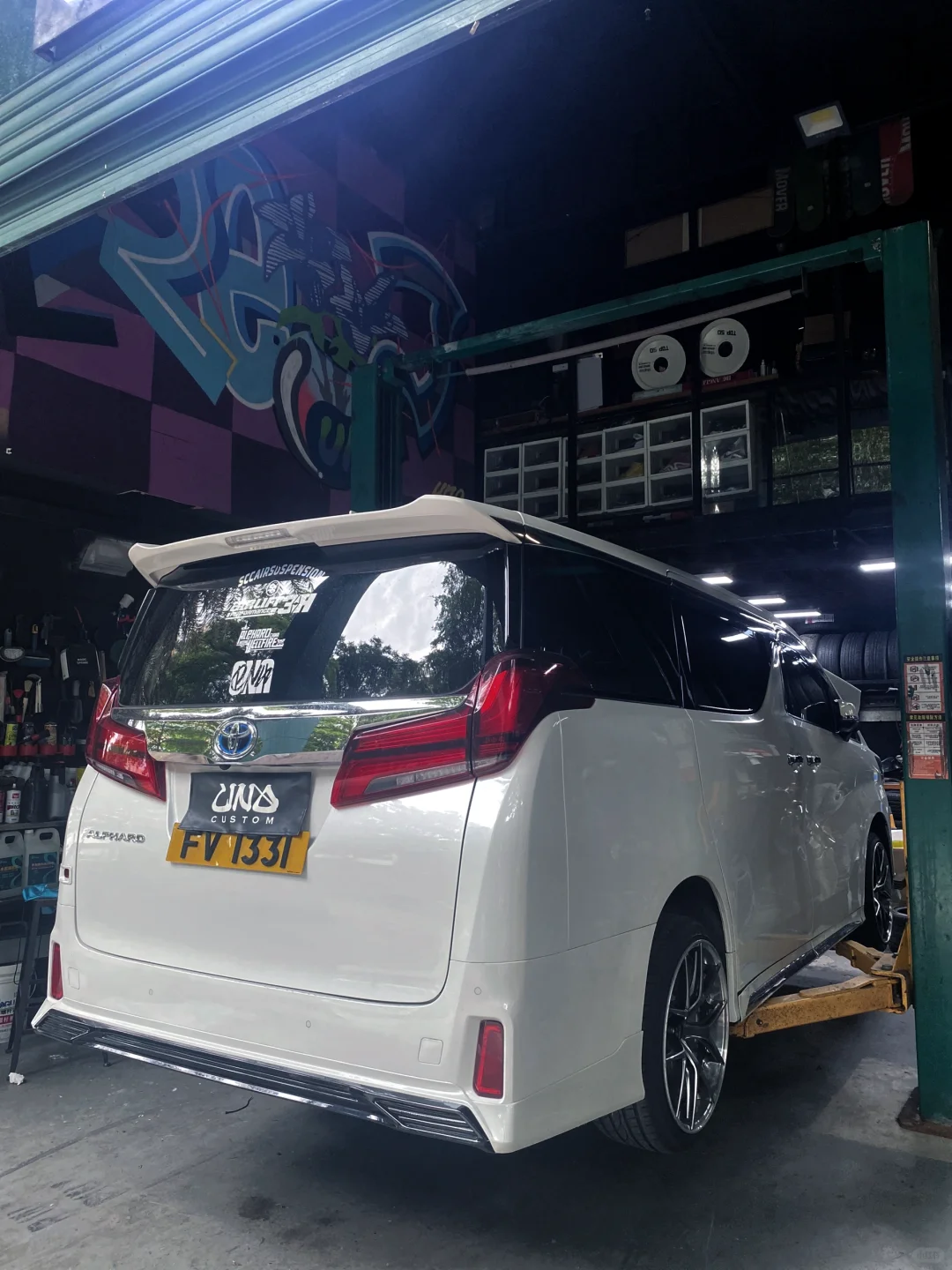 既然跑不快，那当然是选择气动避震！