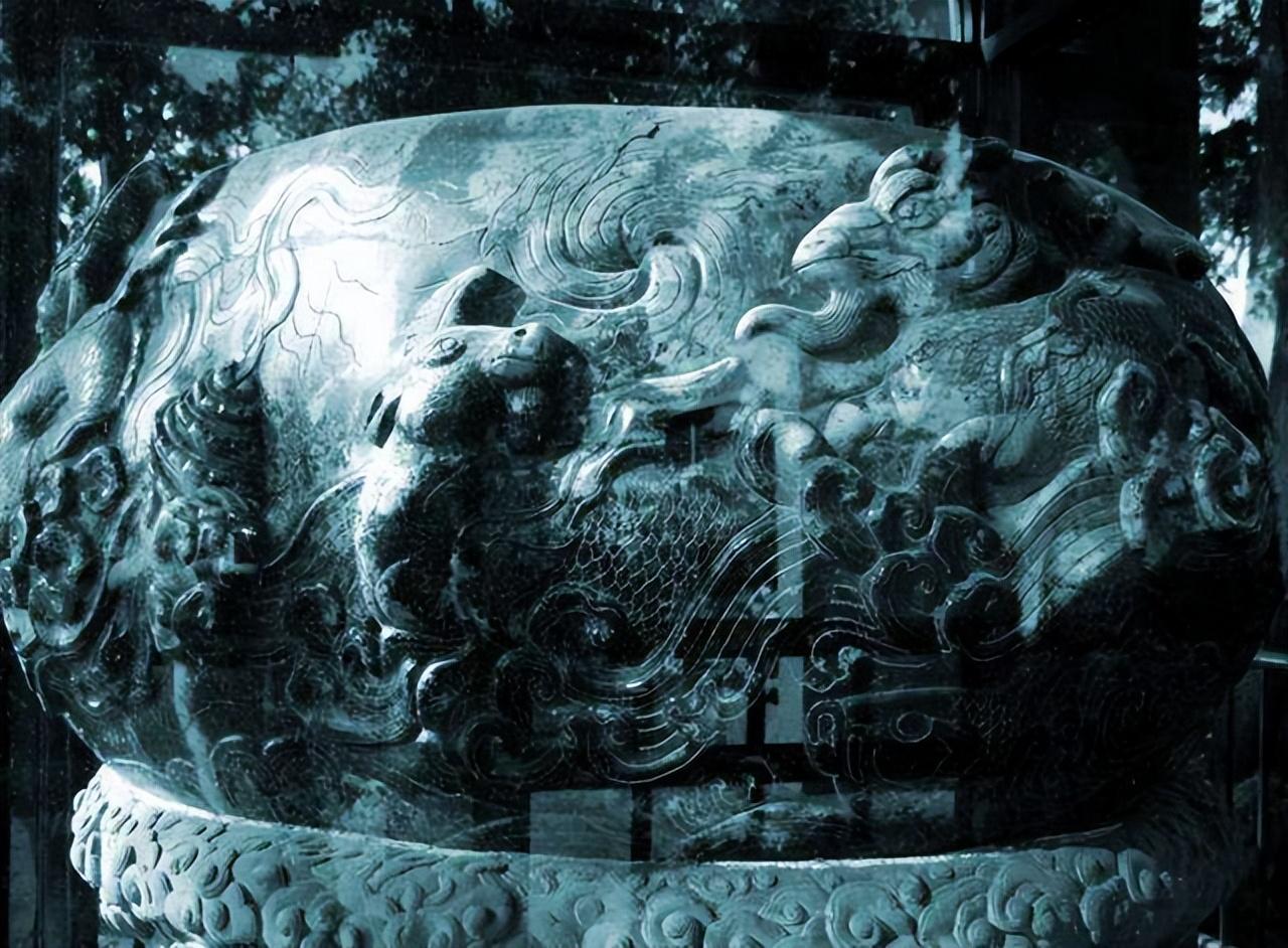 憋屈的国宝：用七千斤名玉打造，被当咸菜缸，装了300年咸菜 公元1265年的元大