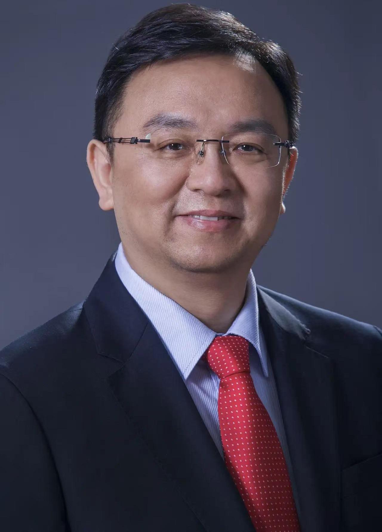 你绝对想不到，身家千亿的比亚迪创始人王传福，如今依然坚持每周雷打不动做一件事：拎