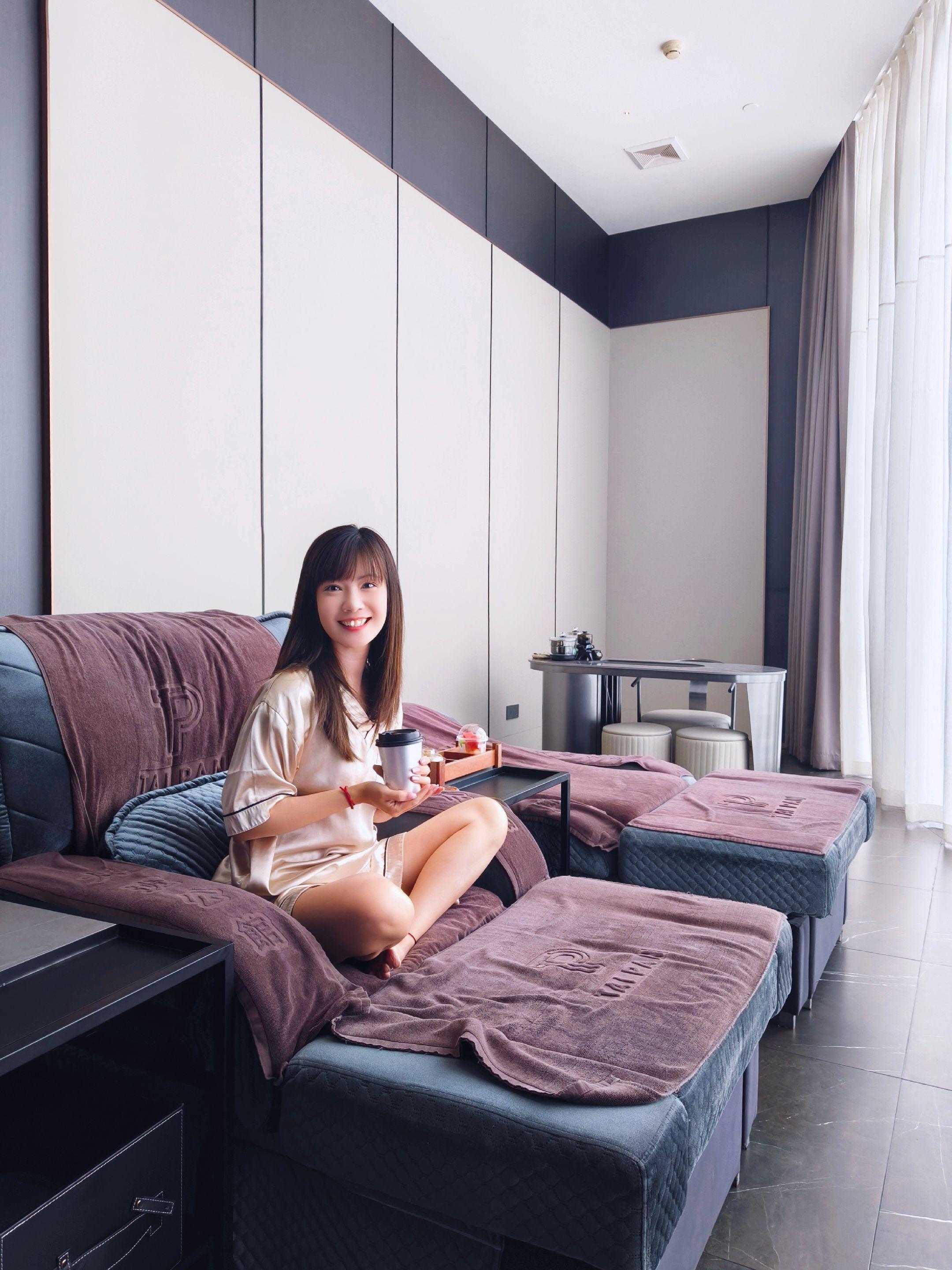 女人就该偷懒~闺蜜说“累了就要学会犒劳自己”！ 今天听劝来了大班公馆。...