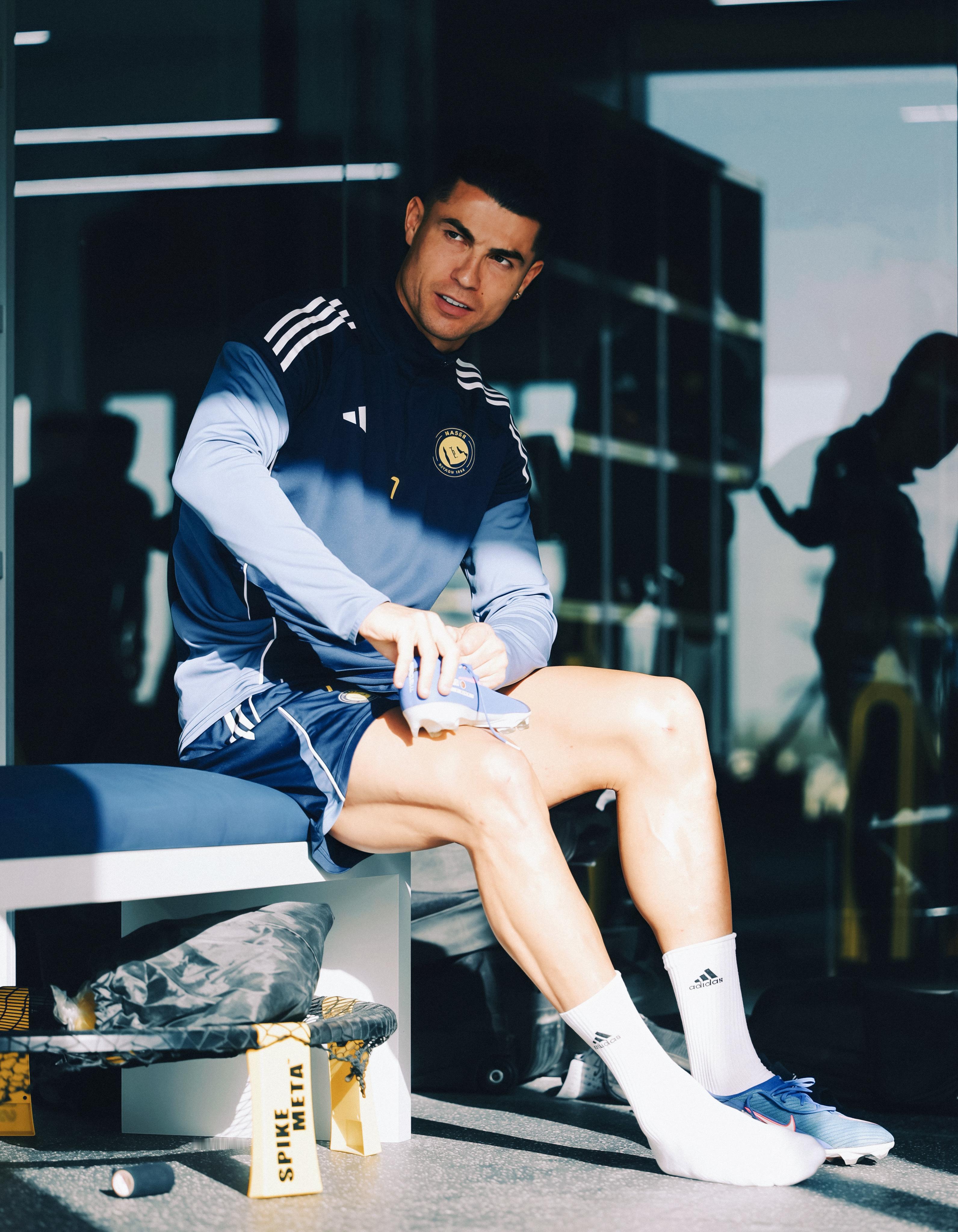 C罗回归训练 🛑 今天出发前的训练，比赛加油C罗日常C罗  专栏 · C罗时刻