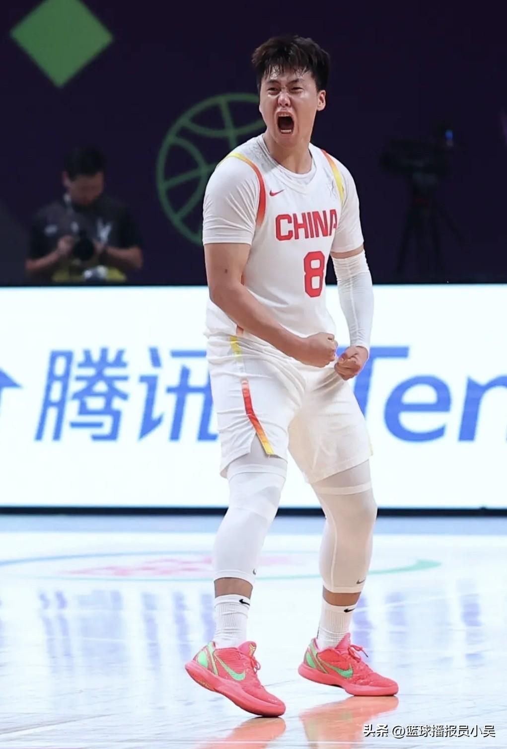 中国男篮两场世预赛打完！赛后球迷分析赵睿：

1.对阵中国台北赵睿打的太上头了，