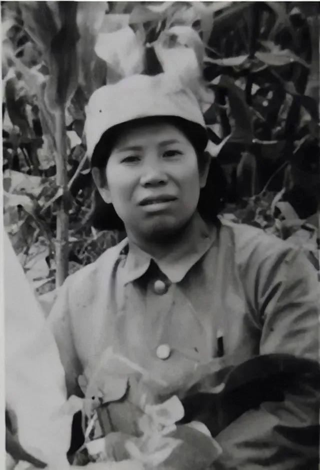 1939年，被捕入狱的女战士在给鬼子洗衣服时，发现了自己丈夫的衣服，她瞬间明白了