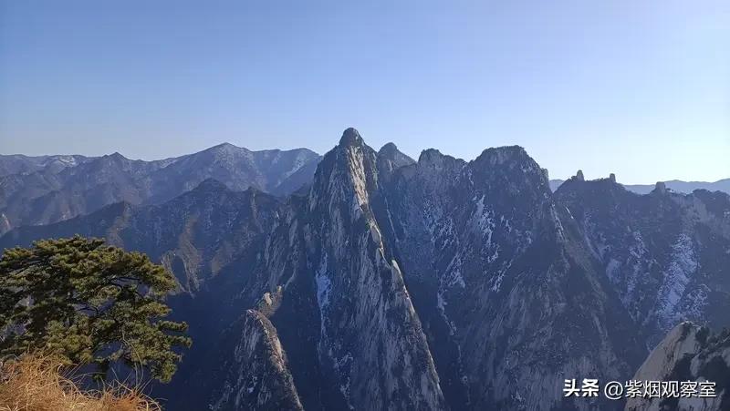 华山西上西下环线精简版攻略

路线：西峰索道上站→西峰→南峰→东峰→中峰→金锁关