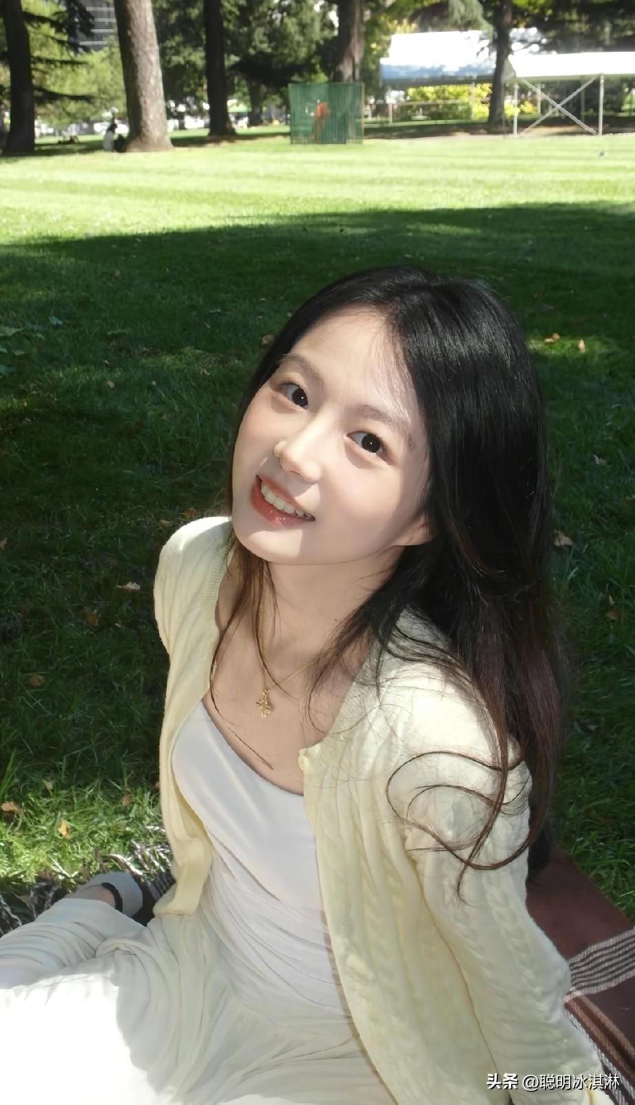 阳光下的微笑，温暖如春日阳光