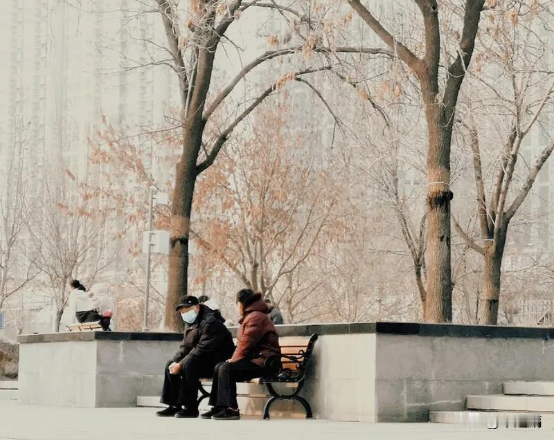 ❄️🌟冬日的阳光透过窗户洒在屋内，温暖的气息弥漫开来。这个冬天，让我们一起记录