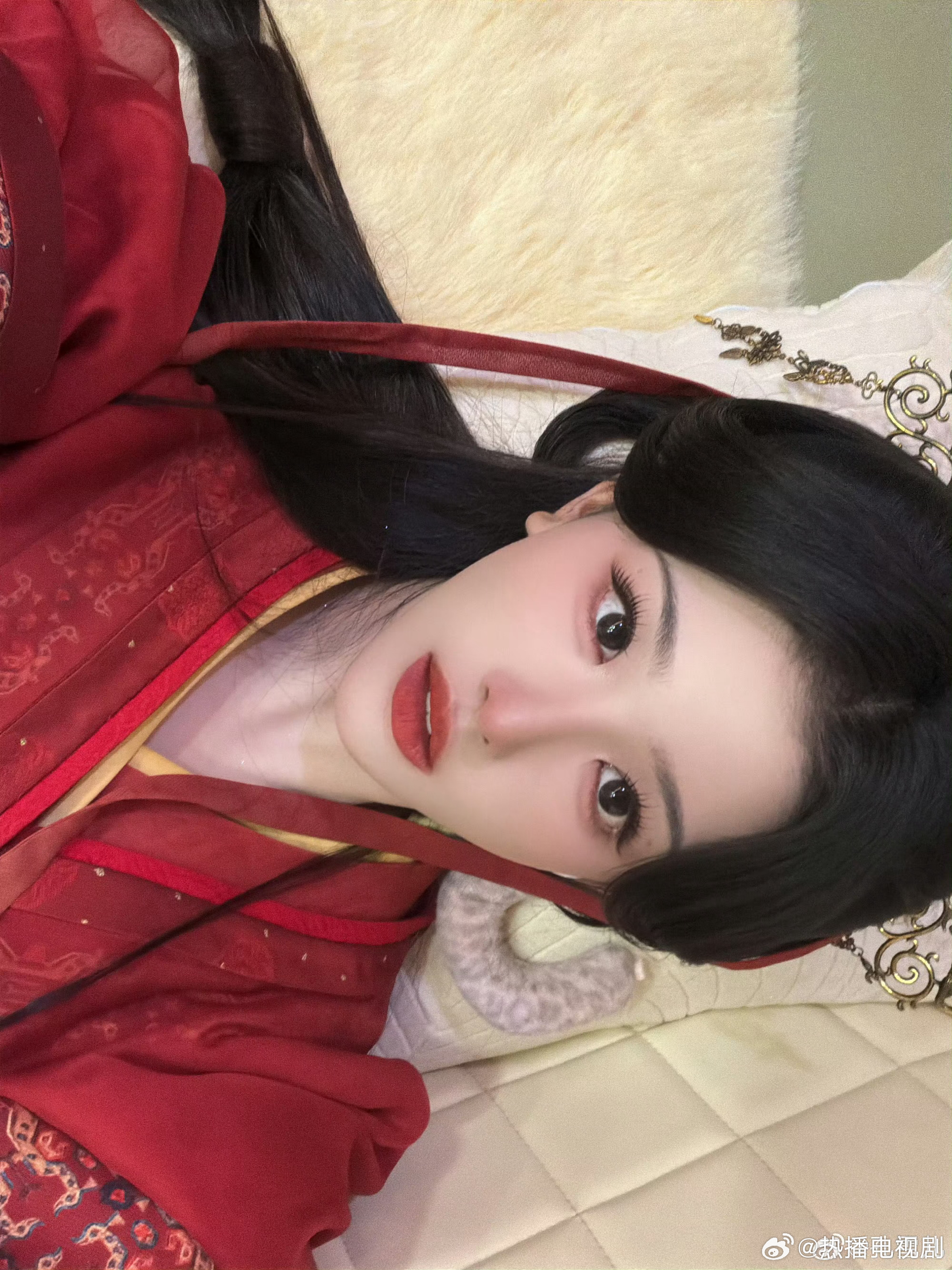 孔雪儿杀青快乐！沈家六小姐沈玥和大家暂时再见。兼具才情与温柔的世家闺秀，命运暗藏