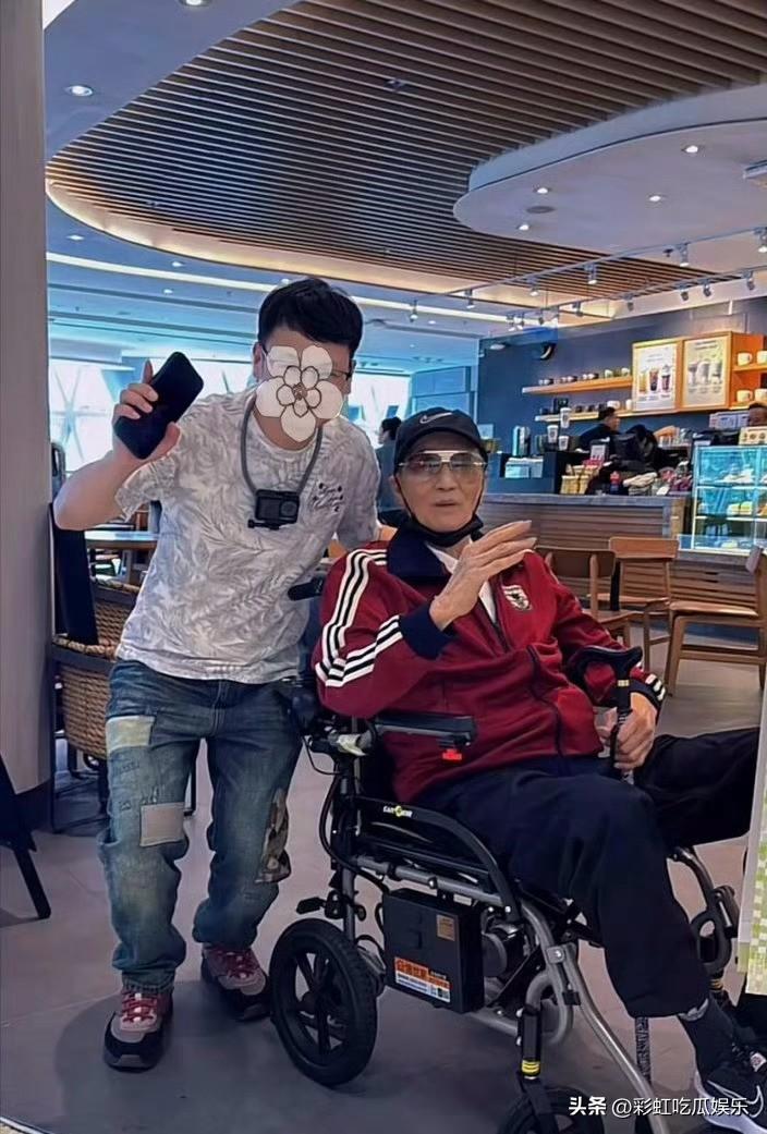 原来谢贤去年已经不太认得人了，他晚年已经有点失智，人衰老到一定程度以后，记忆就会