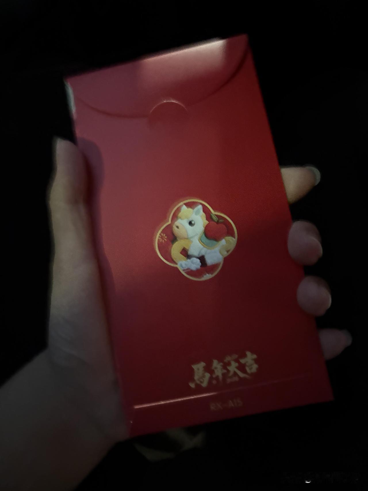 今天骑电动车的时候因为粗心没看路再加上刹车失灵，撞到了固定在路边的黄色柱子，连人