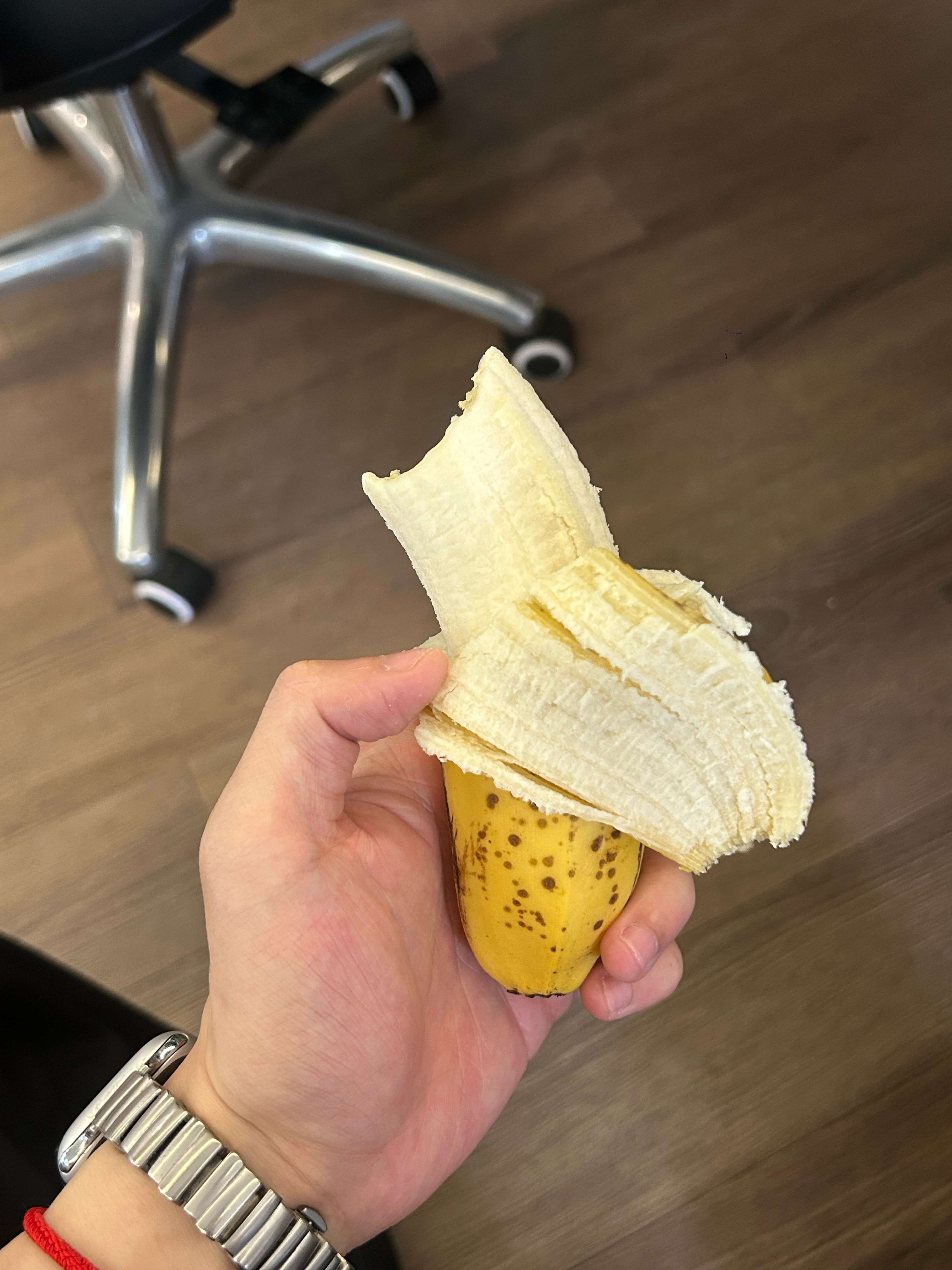 蛮离谱的这根又短又粗的香蕉吃的我生理不适[委屈] ​​​