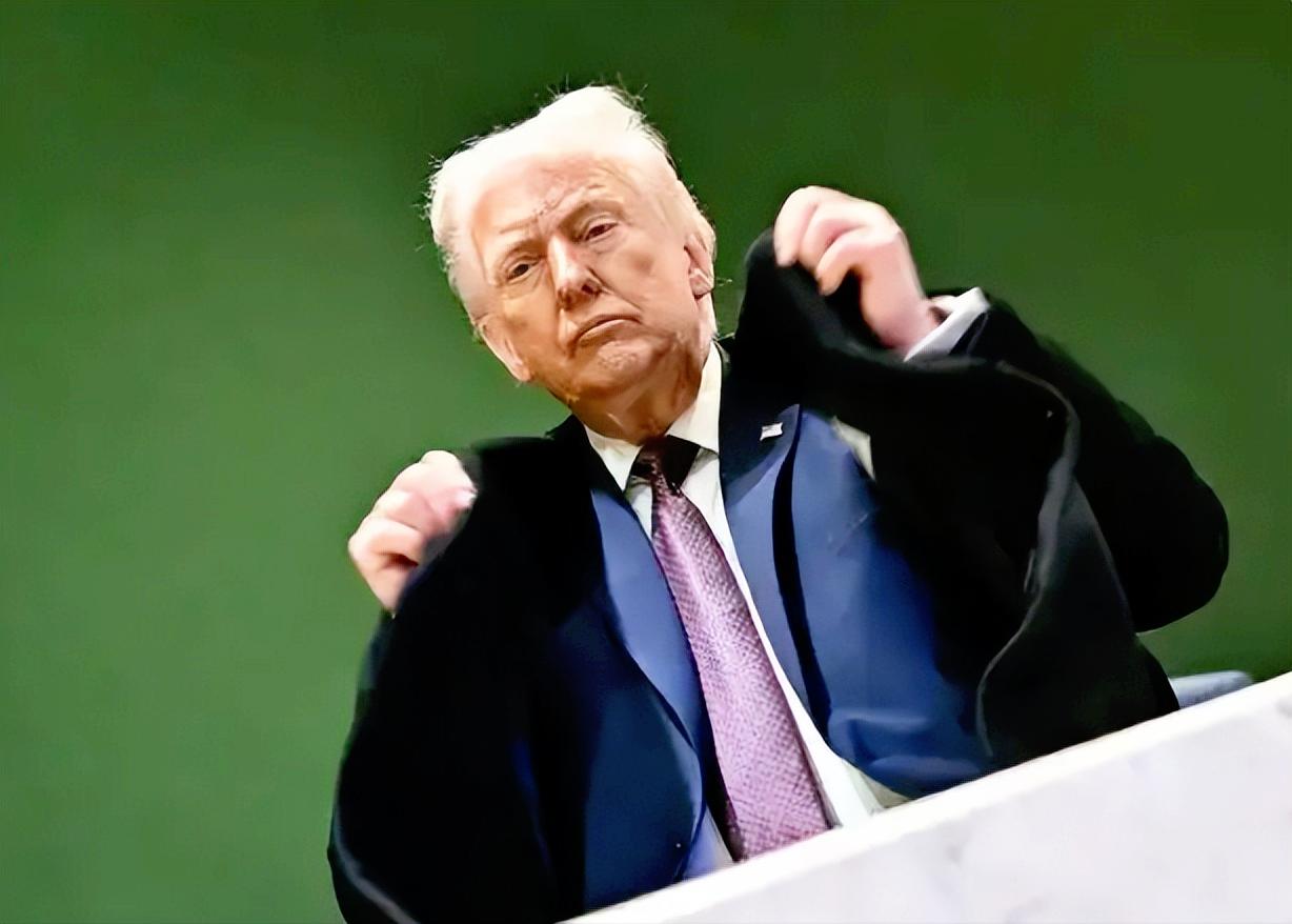 特朗普居然当众炫耀把委内瑞拉7艘油轮上的5000万桶石油全扣了，还大言不惭地表示