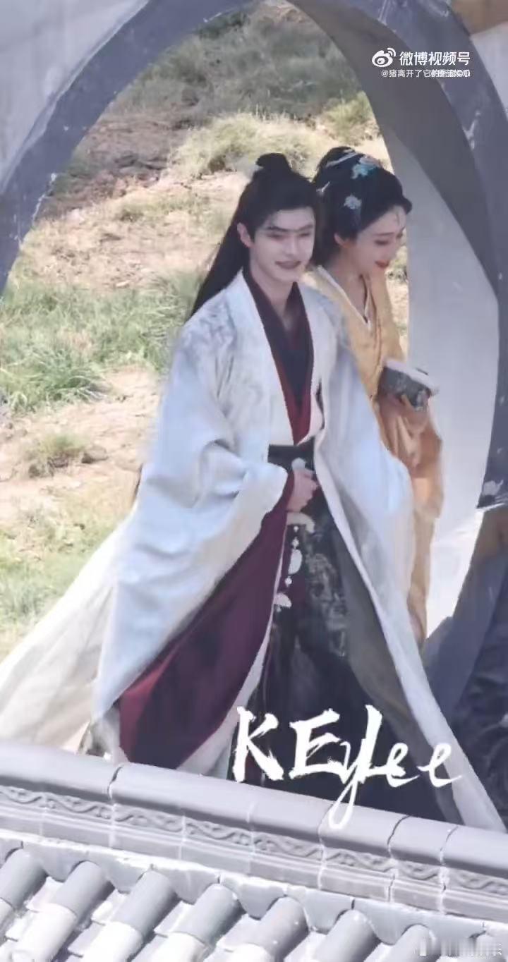 孟子义何与牵手同行路透孟子义何与牵手同行路透，好养眼的两个人啊！ ​​​