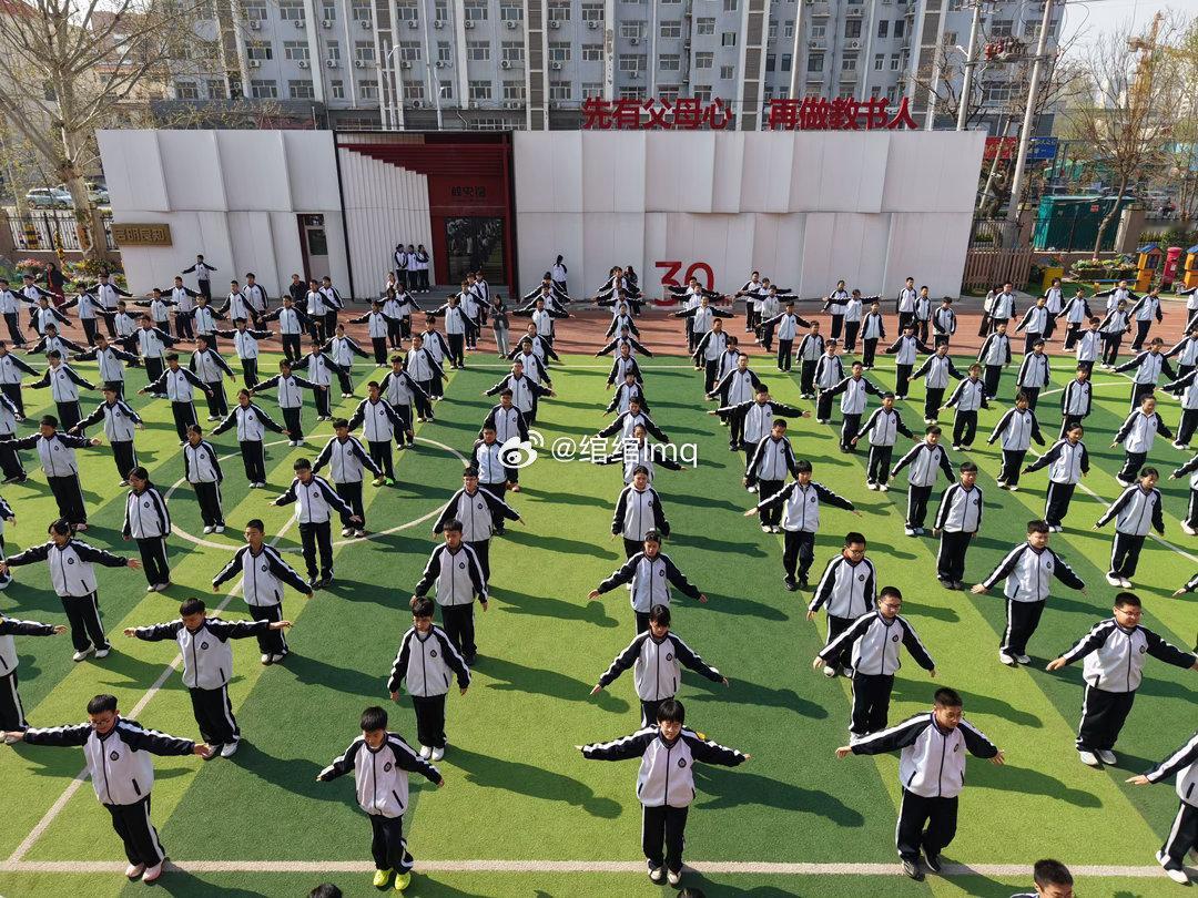 田馥甄回应拒绝浪姐邀约清晨的校园洒满阳光朗朗书声伴着微风飘荡老师温柔的鼓励时刻相