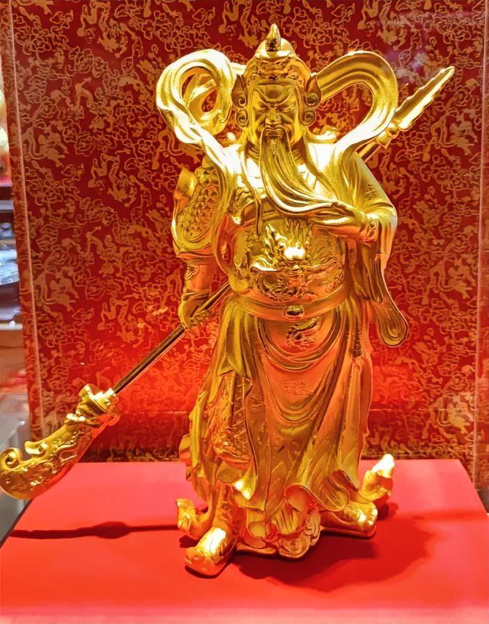 黄金又涨了，我却很气愤。
10年工作收入，一月“黄金收割”！
过程再曲折、再抱有