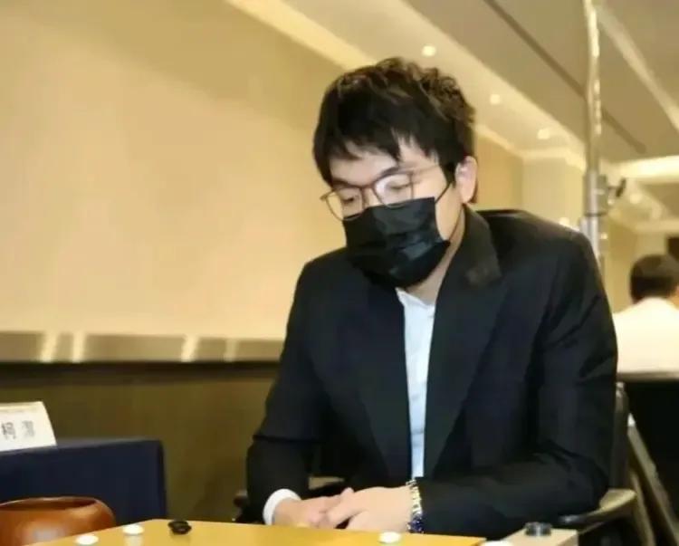 劫争大战~柯侠险胜科长
榜首之争~深圳龙华登顶


第25届雅居乐清水湾杯中国围