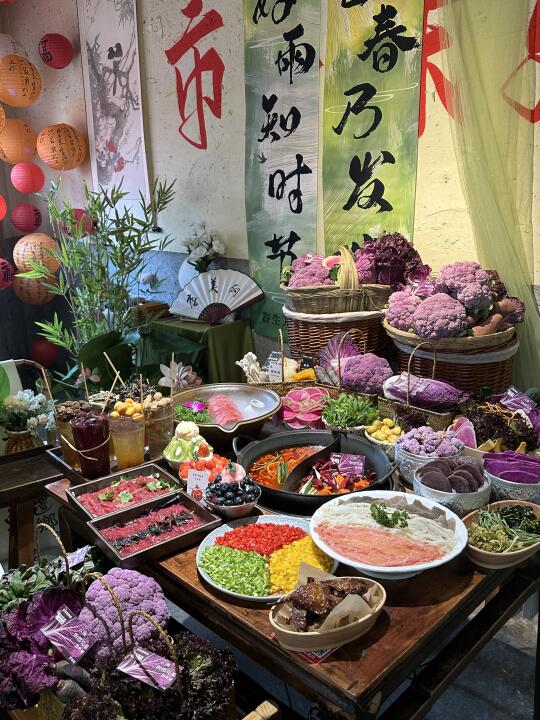 在淮北…一整桌紫色的漂亮菜