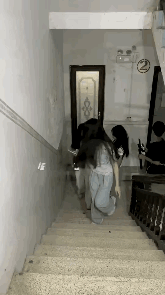 儿子的女同学们来家了，哪一个会是未来的儿媳妇呢？今天去侄子家 女儿男朋友上门 今