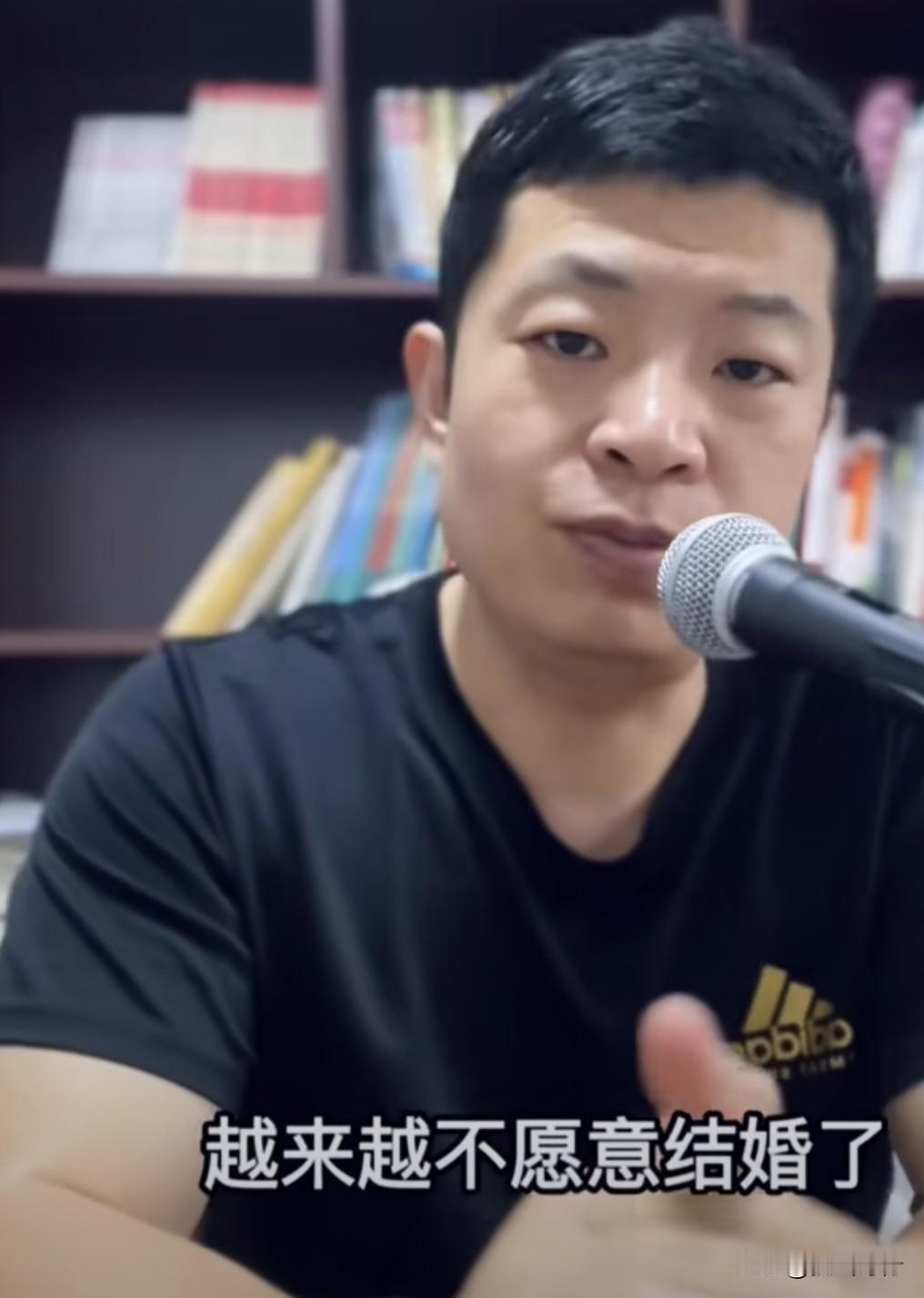 彩礼过高对现代年轻人的影响
〔狐山诗行〕
 
1、经济压力：直接压垮普通家庭
