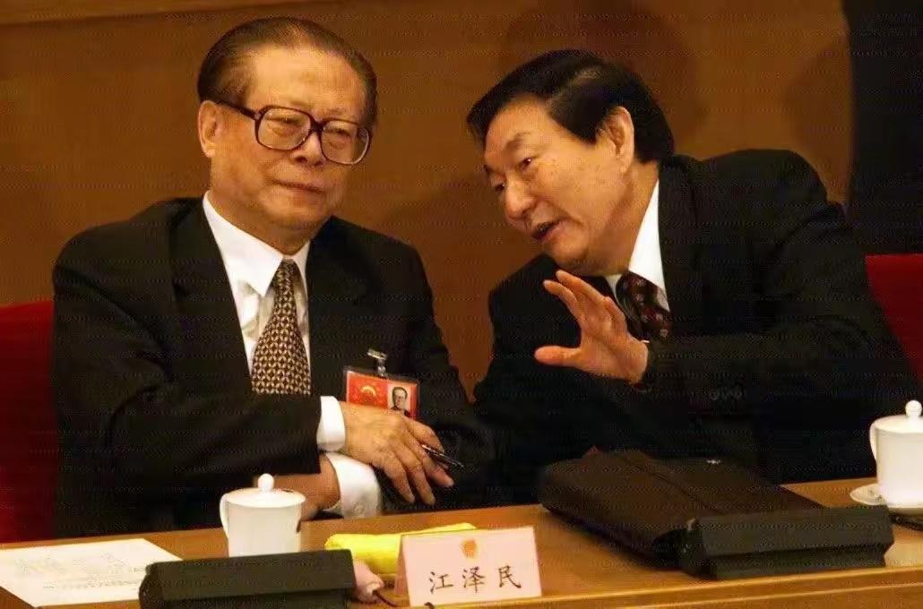 这几天央视正在播放历史纪录片
党的第三代领导人的记录
突然就看到了朱镕基总理去世