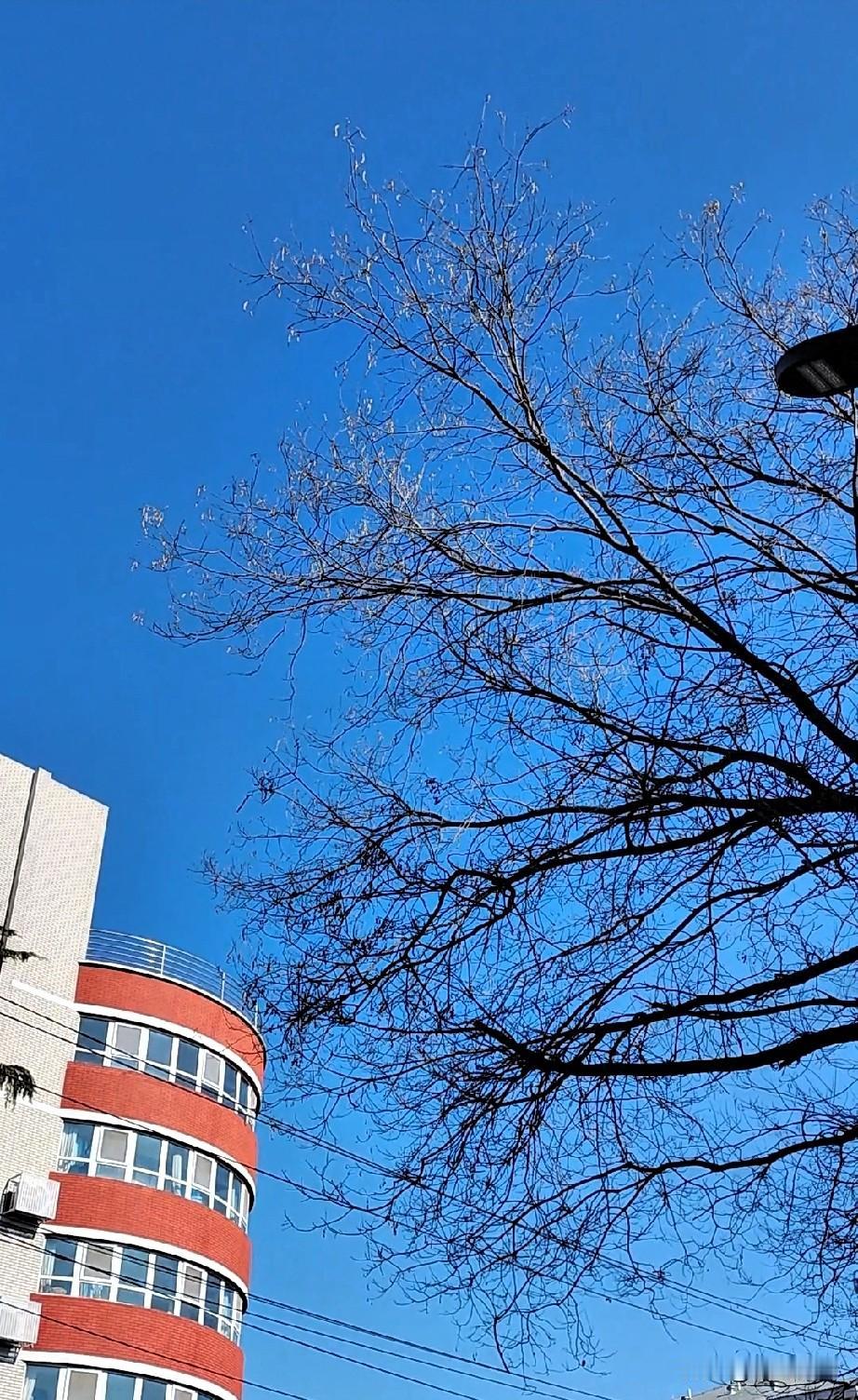 这次去四川达州出差，路上和所去公司开车师傅聊天，他是一个年轻人，他的一番话到倒是