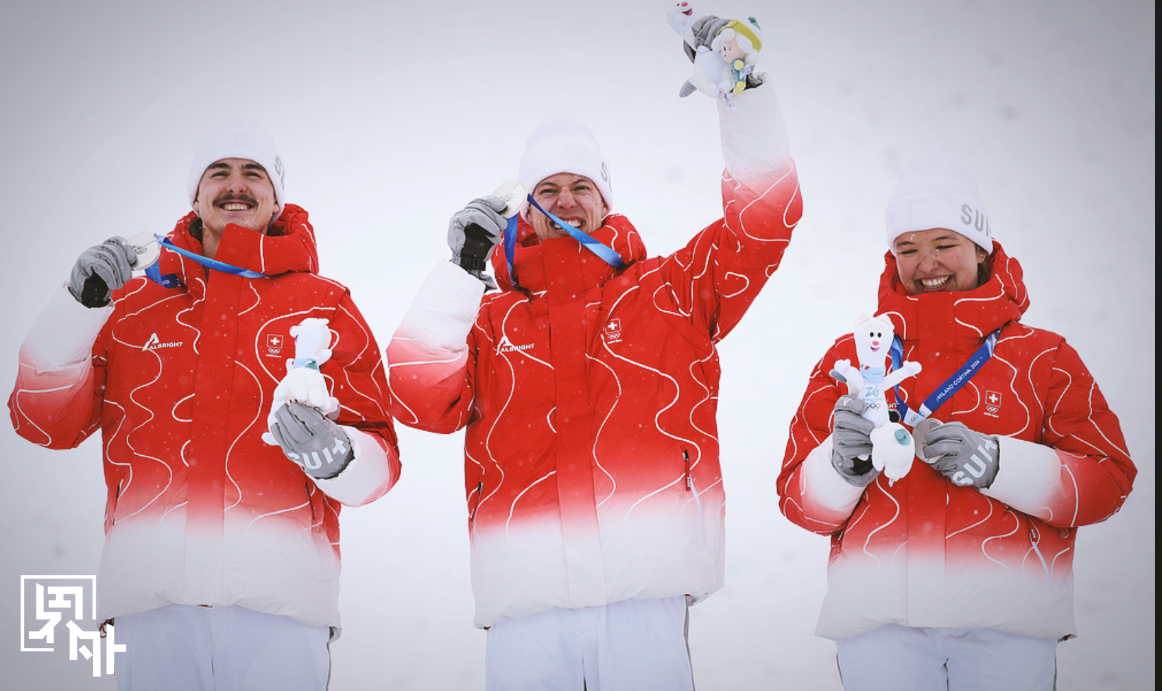 有一种胜利叫队友带飞这是我见过最开心的银牌得主自由式滑雪空中技巧混合团体决赛，瑞