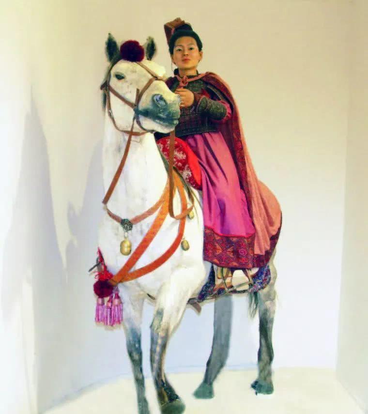 冯嫽：中国第一位“女外交家”，没带一兵一卒，靠一把箜篌+三句西域谚语，稳住汉朝西