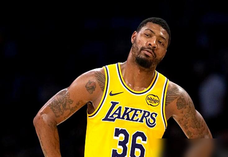 别信什么精神领袖。
数据不会骗人。
老詹复出这三场，场均只出手13次，确实“