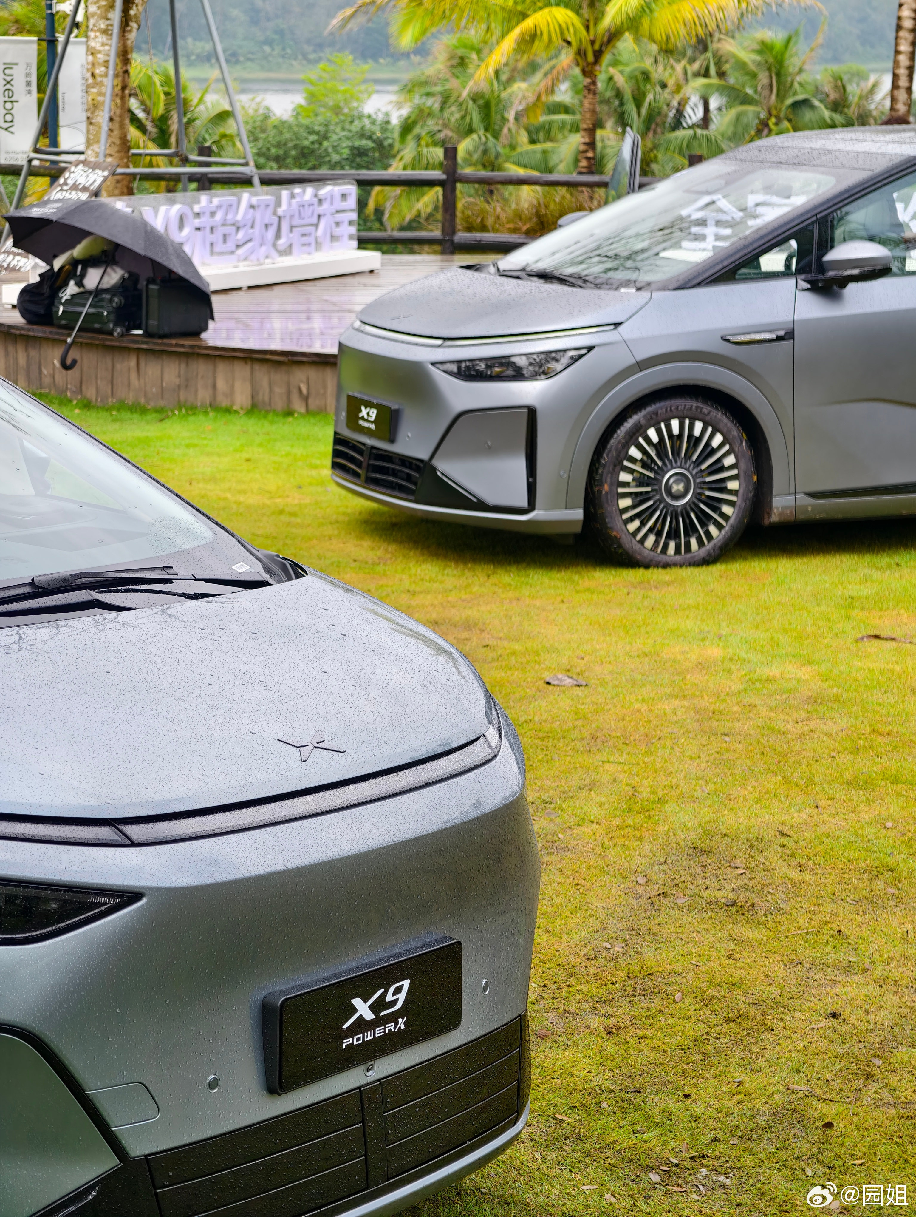 小鹏X9增程版，MPV上增程确实很实用，长途也不用担心充电问题了，想跑多远跑多远