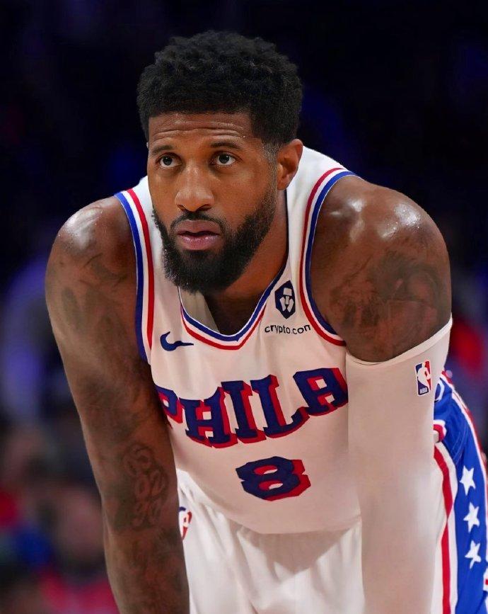 活了！过去2场的乔治：

——场均出战33.2分钟
——场均29分5篮板4助攻