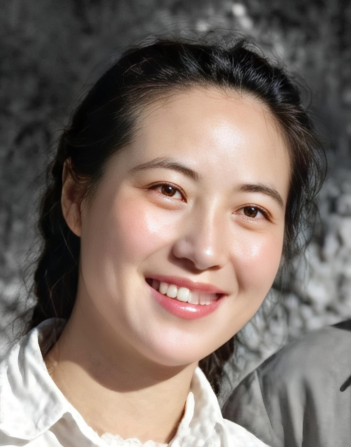 延安第一美女苏菲，眉眼如画更怀赤胆忠心。烽火岁月里，她于革命圣地绽放别样风华，容