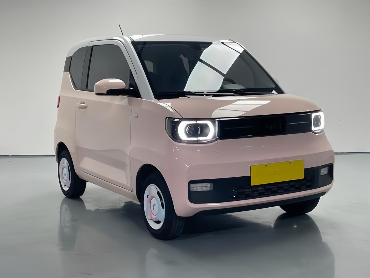 五菱宏光MINIEV 2022款马卡龙臻享款，现在卖大概1.6万-1.9万，想出