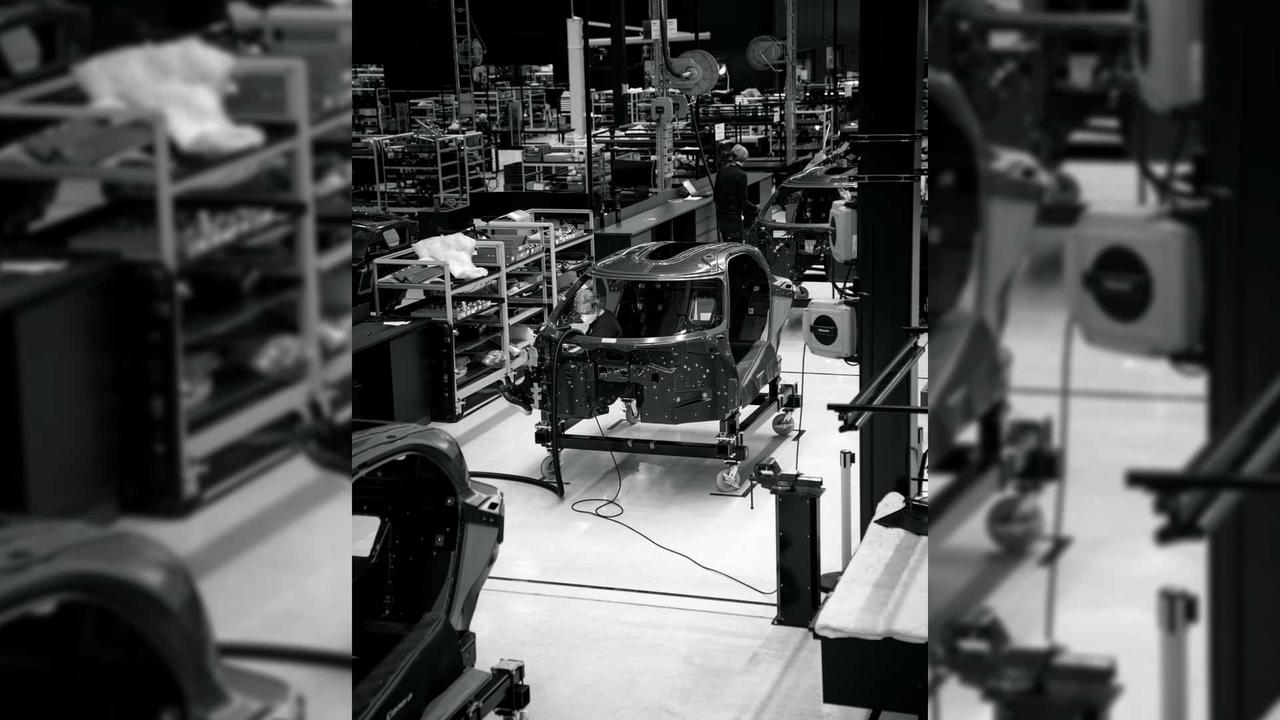 在2020年首次亮相并历经六年的漫长等待后，瑞典科尼赛克（Koenigsegg）