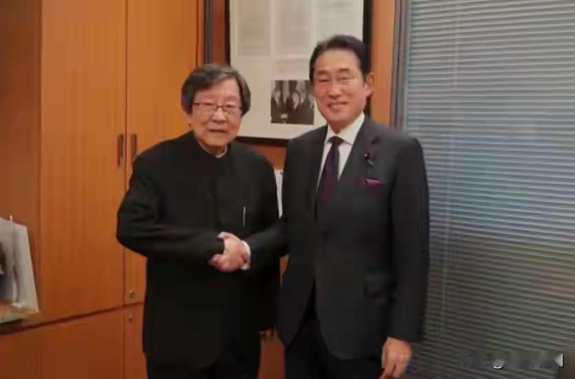 岸田文雄这个家伙居然用“台湾总督府资政”称呼邱义仁？用心险恶！
 
6月10日，