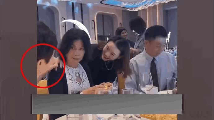 事实证明，融不进去的圈子真的不能硬融！  在某次盛大的宴会上，一位不知名的网红走