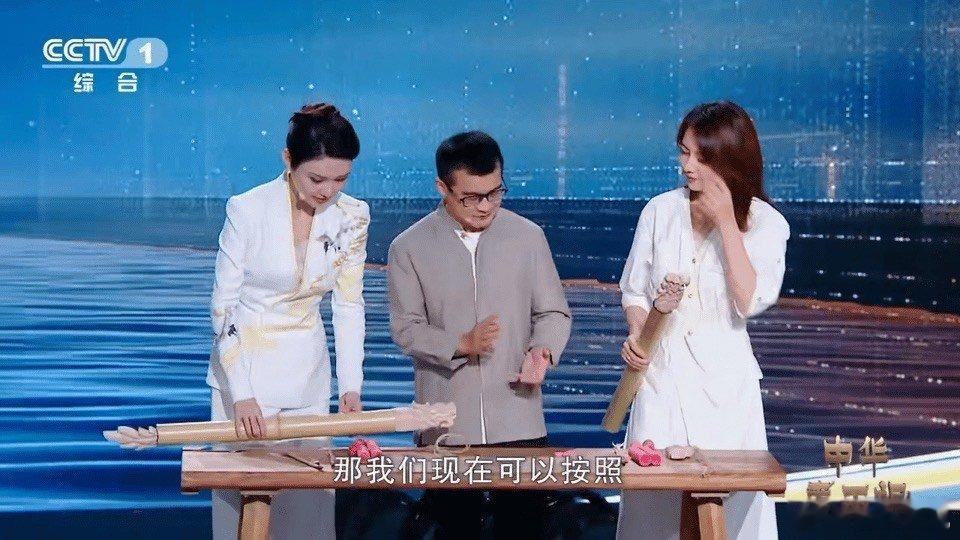 火龙出水不仅能升空，还能在飞行中实现动力切换。这种连续推进的方式在古代兵器中极为