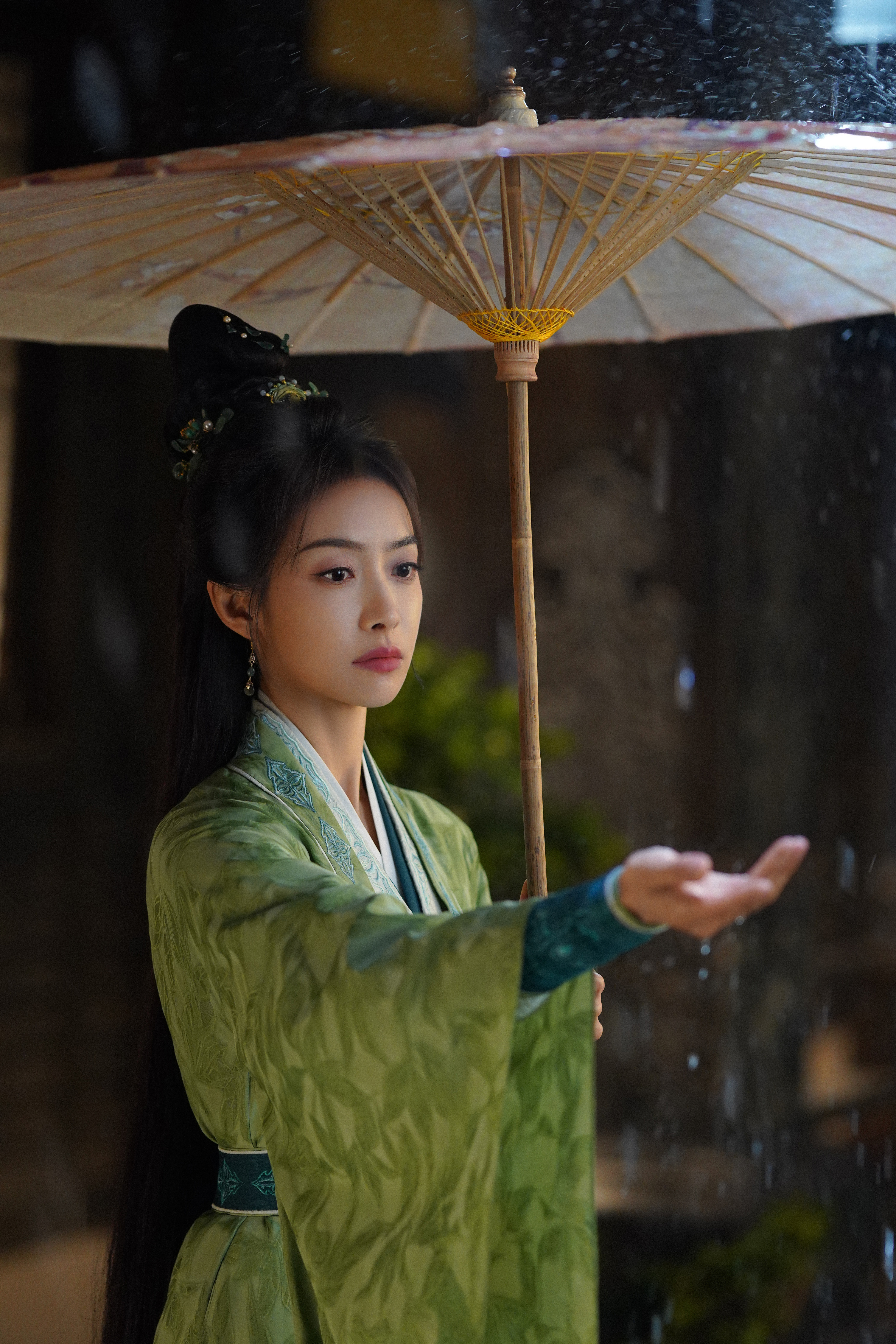 🗡️ 襟怀映明月，傲骨砺风霜。前路艰险，但楚瑜 从不言弃！ 