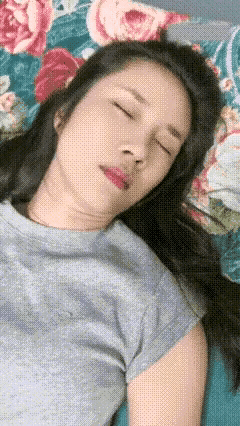 丈夫这笑话讲的让老婆忍这么久，老婆可真能忍呀，最后还是没能忍住。