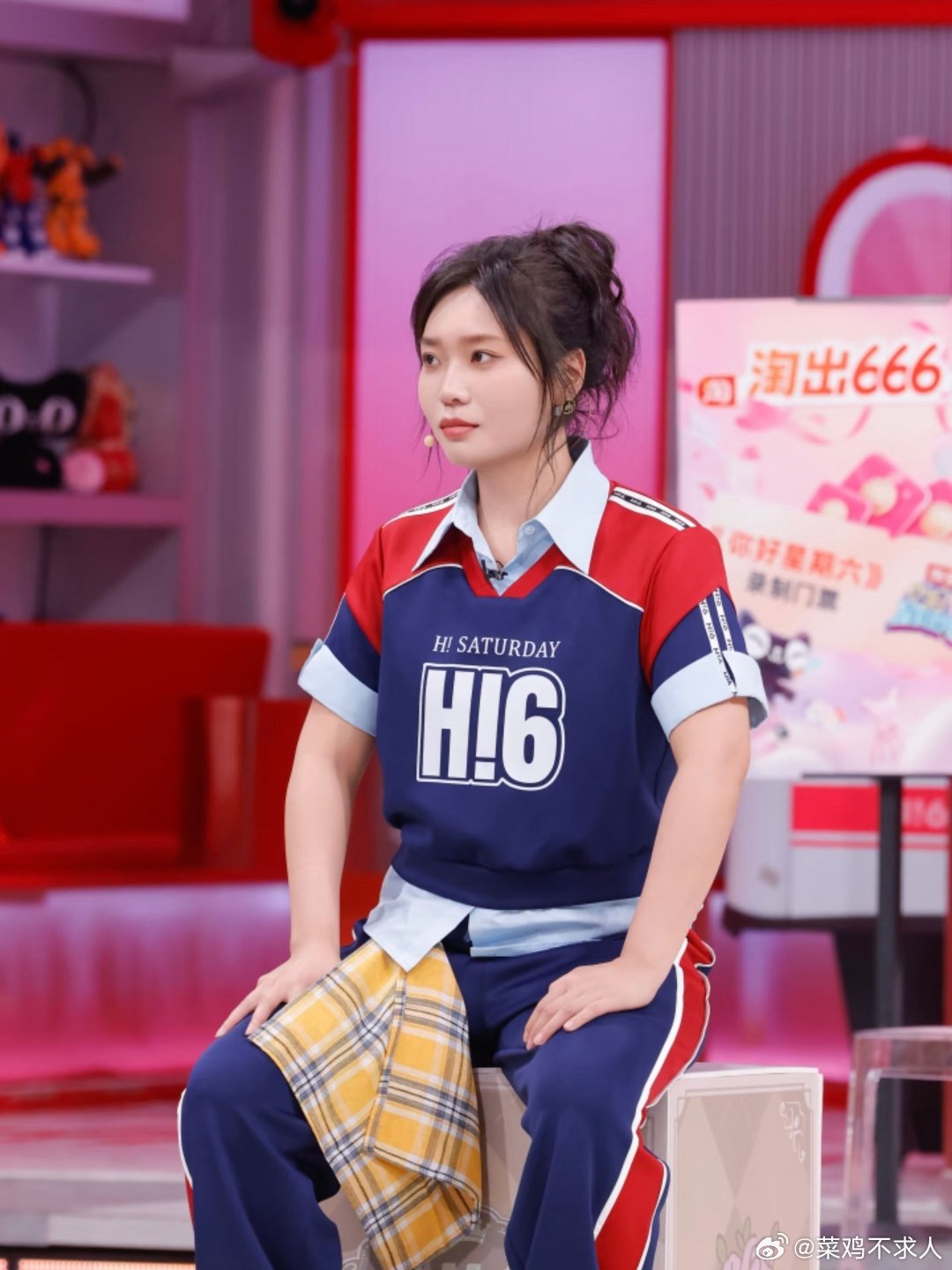 李雪琴把票投给黄晓明 你好星期六 餐厅局的意外之喜，绕口令比拼几乎全票给靳梦佳，