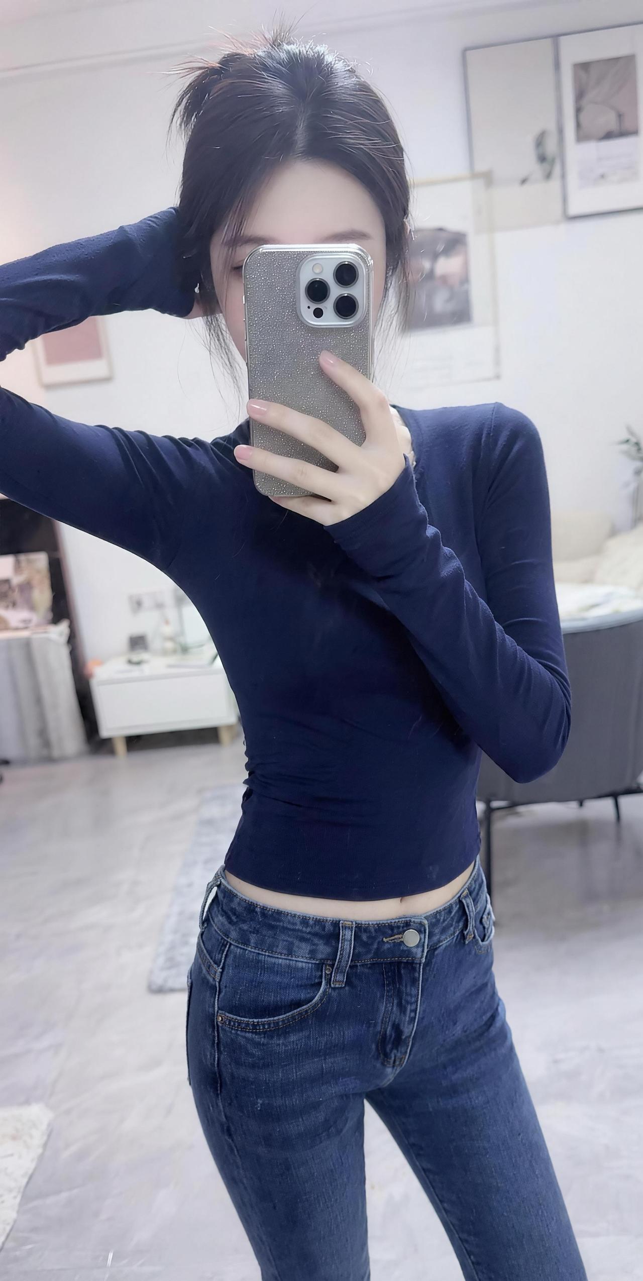 站在人群我不起眼，活在世上我不玩心眼，不去讨好不喜欢我的人，更不会巴结看不起我的