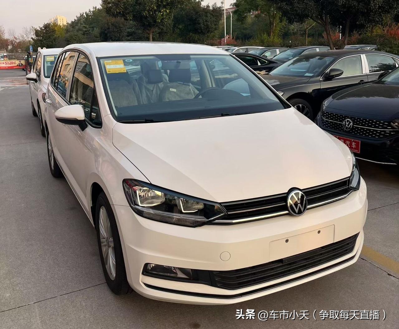 大众途安最近的价格又降了，降幅扩大至50000。目前这款车市场售价10.28万，