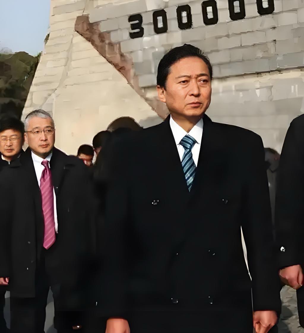 2013年1月15日至18日，日本前首相鸠山由纪夫（1947年2月11...