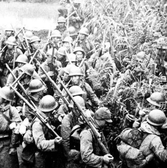 1945年我国南京的一位农民外出打猎时，意外发现了一个山洞，让他意想不到的是，山