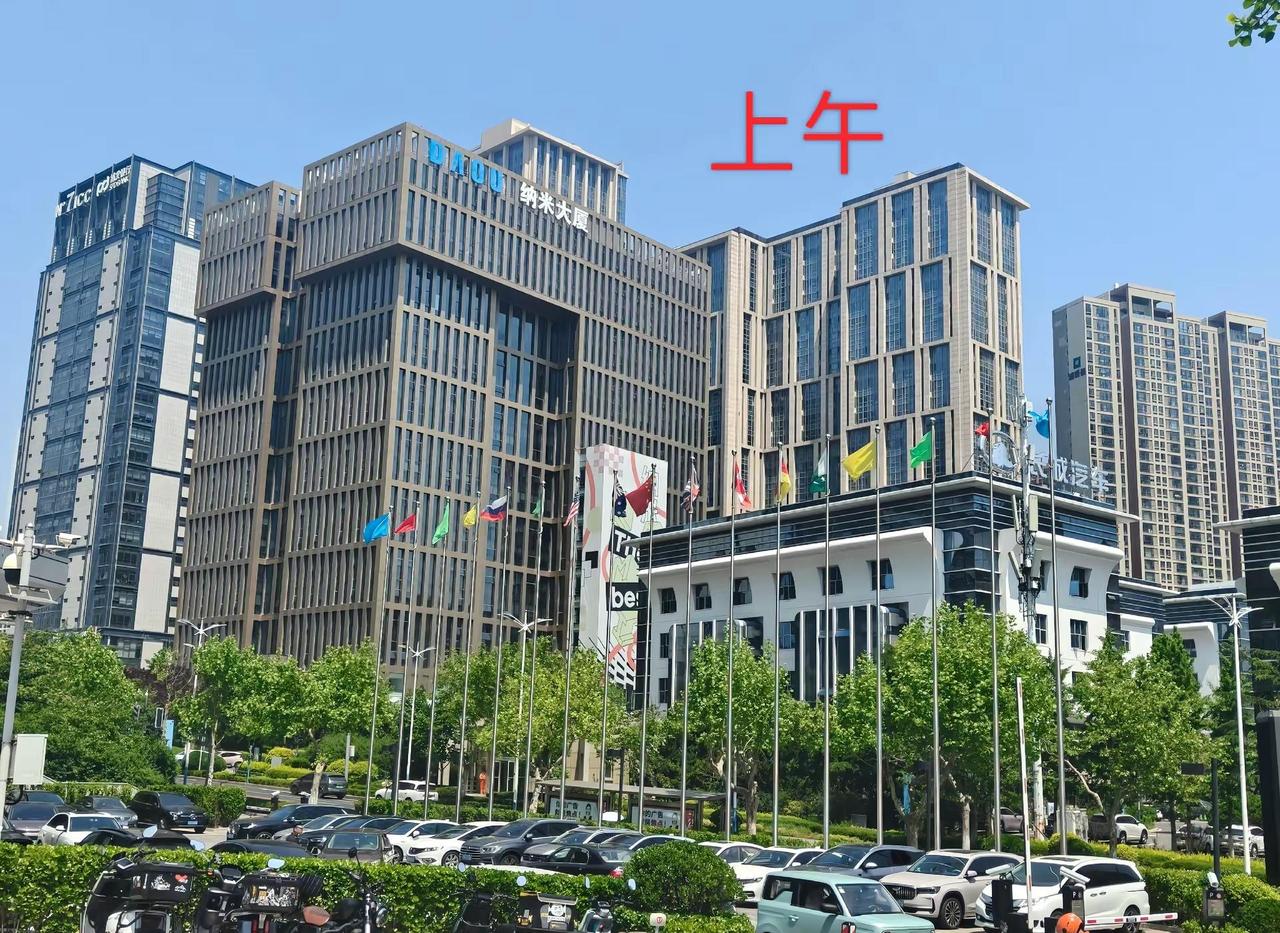 你跟我说这是一天。大连，你情绪变化的过于明显~求求你明天到周日都是晴天好嘛大连 