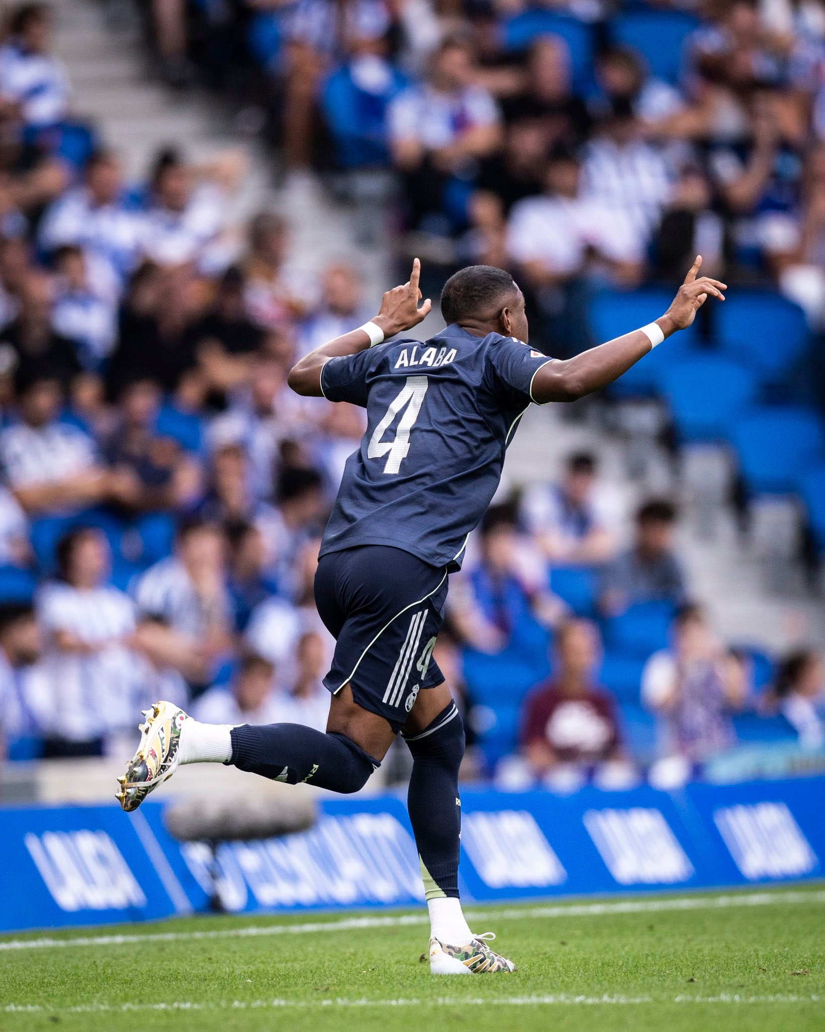 阿斯：阿森西奥将在对阵本菲卡的比赛中首发，阿拉巴在对阵奥萨苏纳的比赛中的表现曾被