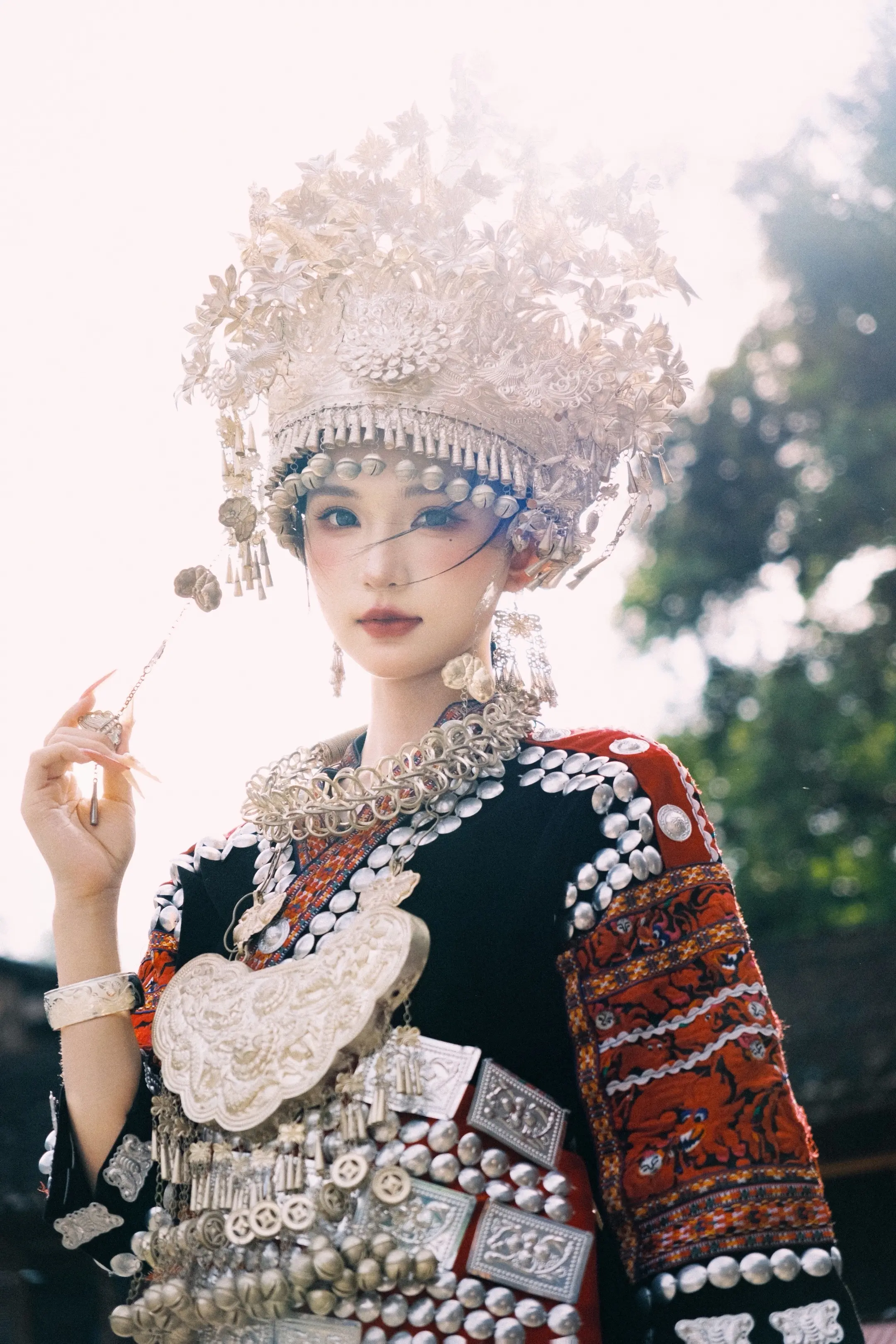 来千户苗寨文能不穿苗服呢